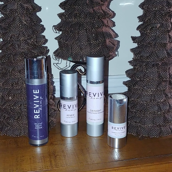 Revive Hemp facial bundle - Picture 6 of 7